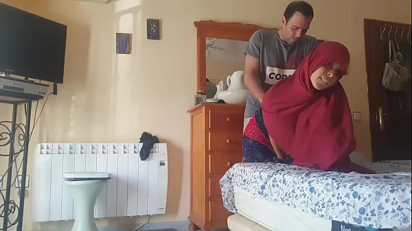 Colegiala musulmana mamada y follada