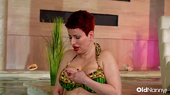 Busty MILF Lisa Pinelli In An Intimate Solo Scene