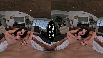 Queenie Sateen gets her pussy filled with cock in vr
