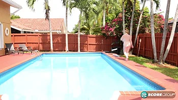 Bodacious Bikini Girl - Mya Blair - XLGirls