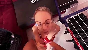 Vivi Vallentine - Das Bisschen Haushalt Fickt Sich Von Allein