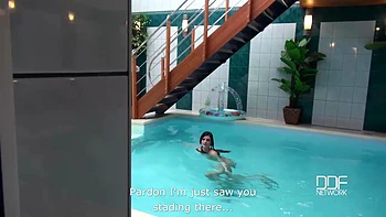 Lascivious Looks - A Cock Sucking Hottie At The Swimming Pool