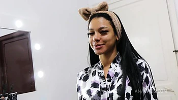 Behind The Scenes. Rebecca Jhonson Two Escenes, Helen Star. Ltp