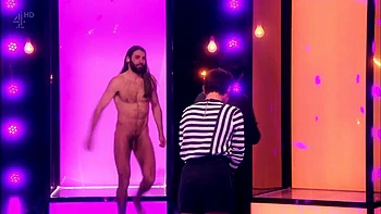 Naked attraction.s1e1: Amateur, Onlyfans  Public Porn