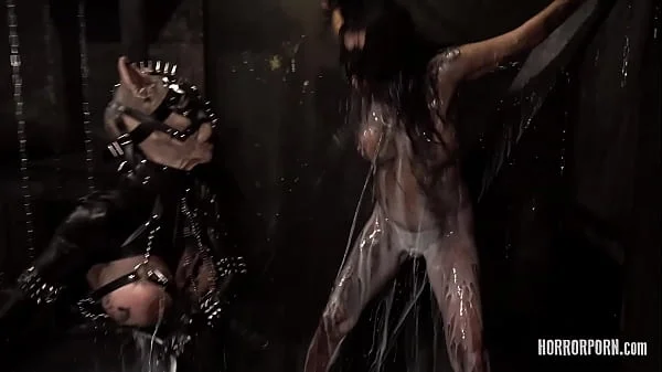 HorrorPorn - The Fetish Cougar