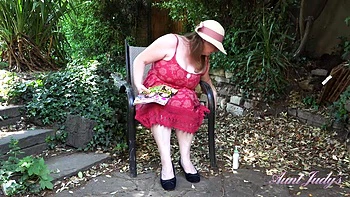 Rachel Outdoor Masturbation