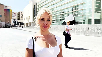 Angie, 34 years old, voluptuousness incarnate... - Jacquie et Michel TV