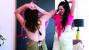 GirlsOutWest-Avalon Jones & Lena: Groovy Nights