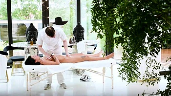 Needy Eurobabe Fucked Rough by Her Masseuse   Chloe Heart