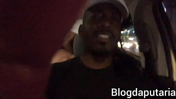 Casal inventa de foder dentro do carro do casal porra loka e acabo dando merda.: