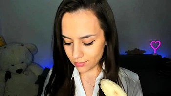 ASMR Eating Bananas ?