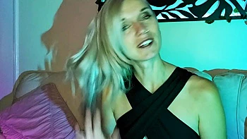 Chubby milf strip show her big boobs webcam