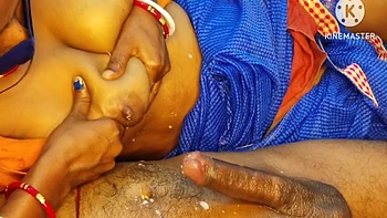 Village Bhabhi - Indian Desi Ne Chhath Puja Ke Din Apne Sote Hue Devar Ke Land Per Dudh Tapkaya Bhabhi Ne