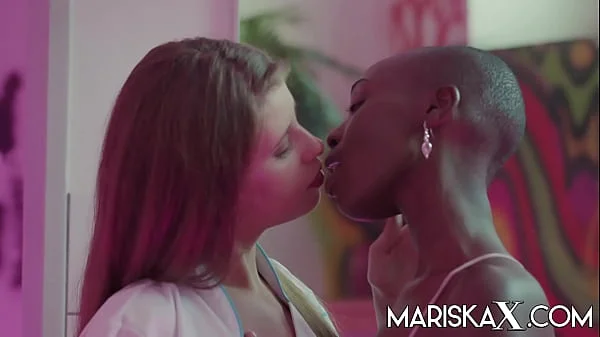 MARISKAX Zaawaadi and Lyne share some girl time