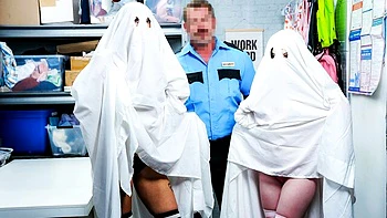 Doggy style sex with girlfriends Lola Valentine and Juliana Marie