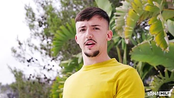 Awesome BBW chick Coco Rains likes jumping on a large penis