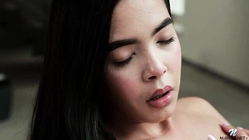 Impressive high-heeled model Fortuna Kubera plays in solo style