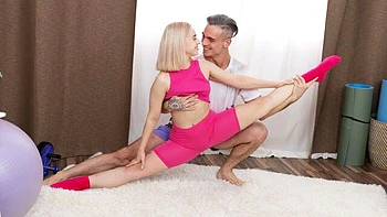 Hardcore anal fuck with a long-legged blonde teen Molly Cute