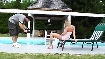 Gorgeous outdoor pound by the pool with anal hottie Viktoria Blond