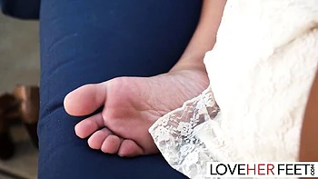 Delightful Isa Bella and Laynee James at foot porn action