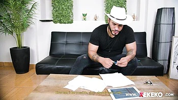 Admirable baby at pagando el alquiler clip