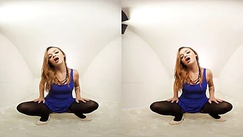 Stunner Daphne Klyde's virtual action