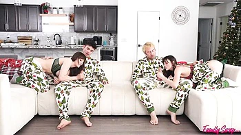 Double blowjob clip with amative FamilySwap from Family Swap