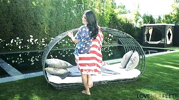 Desirable Sarah Arabic at curvy movie