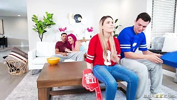 Well-formed Lily Lou - side fuck porn - Brazzers Exxtra