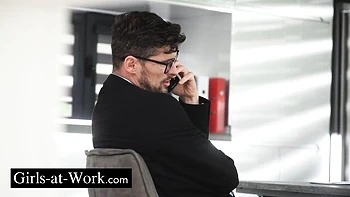 Sneaky Carollina Cherry at blowjob video