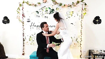 Amative Liz's blowjob scene