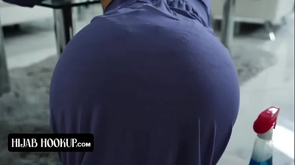 Hijab Hookup - Arab Teen Sucking Huge Cock Before Riding It Hard