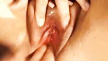 Easy-on-the-eyes dame's handjob trailer