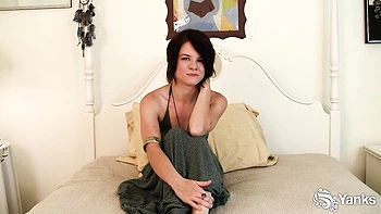 Rocking queen bee at watergasm porn