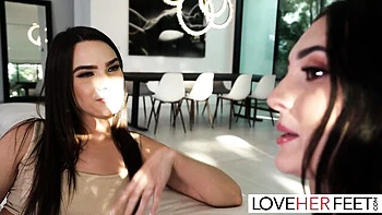 Bendy Charlotte Sins and Ivy Ireland's toes sucking sex