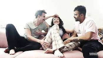 Good and intensive double penetration with hot Dadinho and Josie Boo