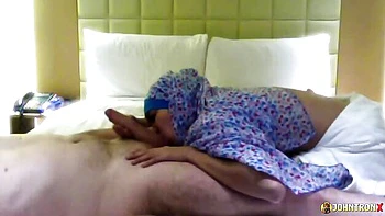 Aadila / beach walk - Videos - JohntronX