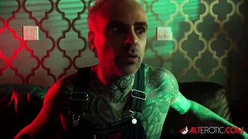 Watch fantastic Sascha Ink and Sami White's smut