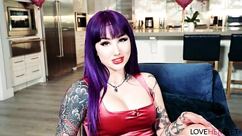 Gentle Valerica's purple hair dirt