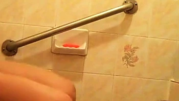 Deutsche Mutter Pinas Badezimmer-Possen