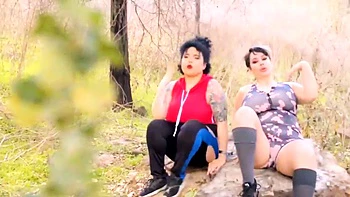 Cumshot on big boobs for slut tit fucking in hd