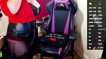 Big tit MILF loves to show off her big boobs