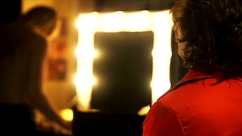 Alicia lets herself be carried away by an electrifying threesome! - Jacquie et Michel TV