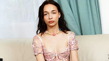 Insatiable Lucia Grace at masturbation dirt