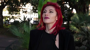 Marie and Queen take care of a handsome stallion in a very hot threesome! - Jacquie et Michel TV