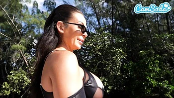 Inviting Kiki's solo female sex