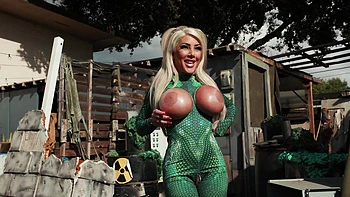 Kitana Montana gets her asshole gapped by two cocks in intense dp action