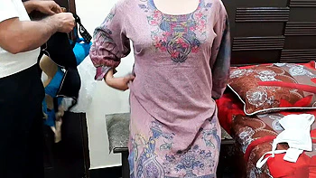 Desi Indian Bhabhi strips naked for bra seller - homemade Hindi sex with QueenbeautyQB