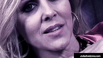 Julia's Milf With Big Fake Tits Gets Masturbated