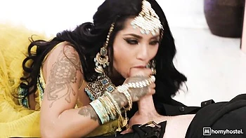 Yasmina and Aaliyah's curvy porn